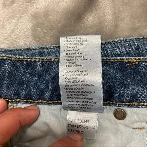 PAIGE Anthropologie Women’s Jean Shorts Sz 27 Cuffed Blue Distressed 5 Pockets - Picture 11 of 16